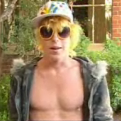 Aussie Teen Throws a Party for Hundreds